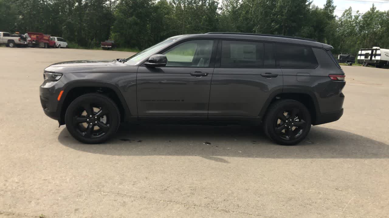 Thumbnail: 2025 Jeep Grand Cherokee - 7