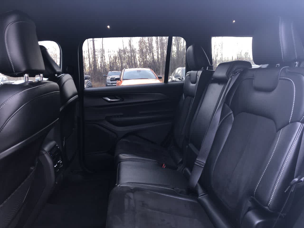 Thumbnail: 2024 Jeep Grand Cherokee L - 22