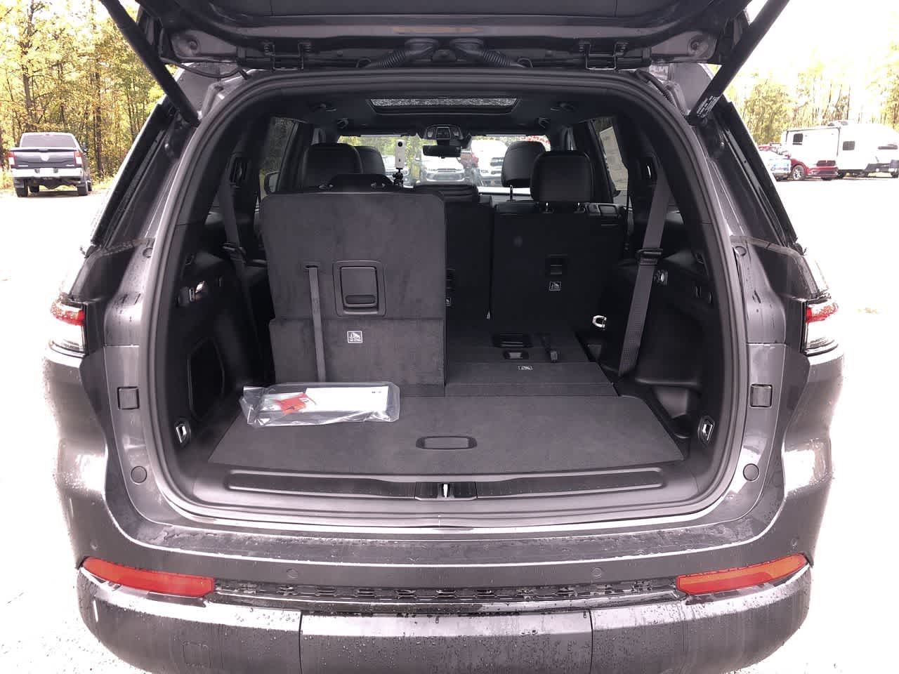 Thumbnail: 2025 Jeep Grand Cherokee - 20