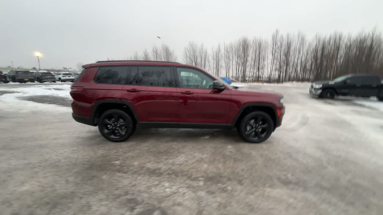 Thumbnail: 2025 Jeep Grand Cherokee - 16