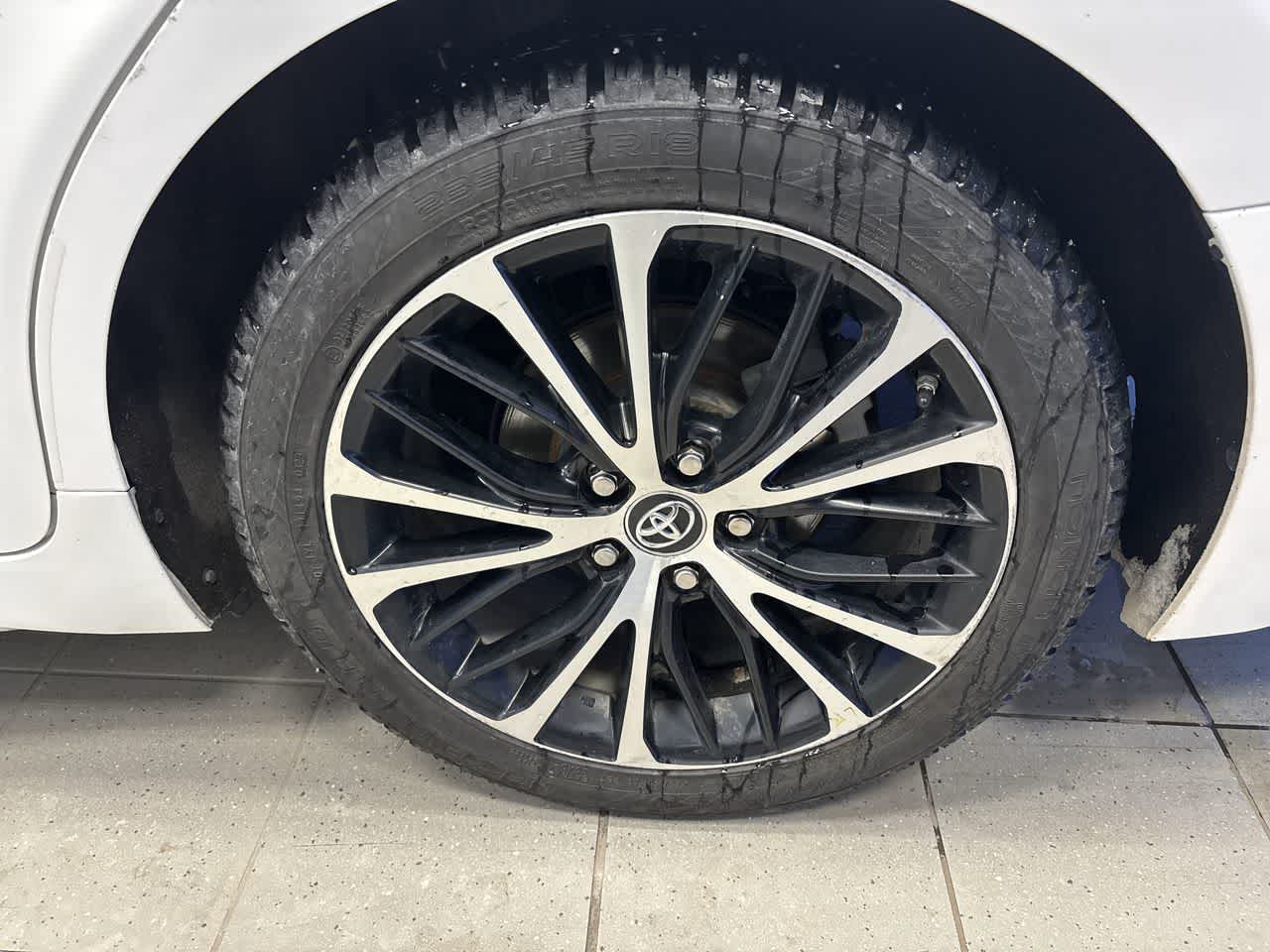 Thumbnail: 2019 Toyota Camry - 12