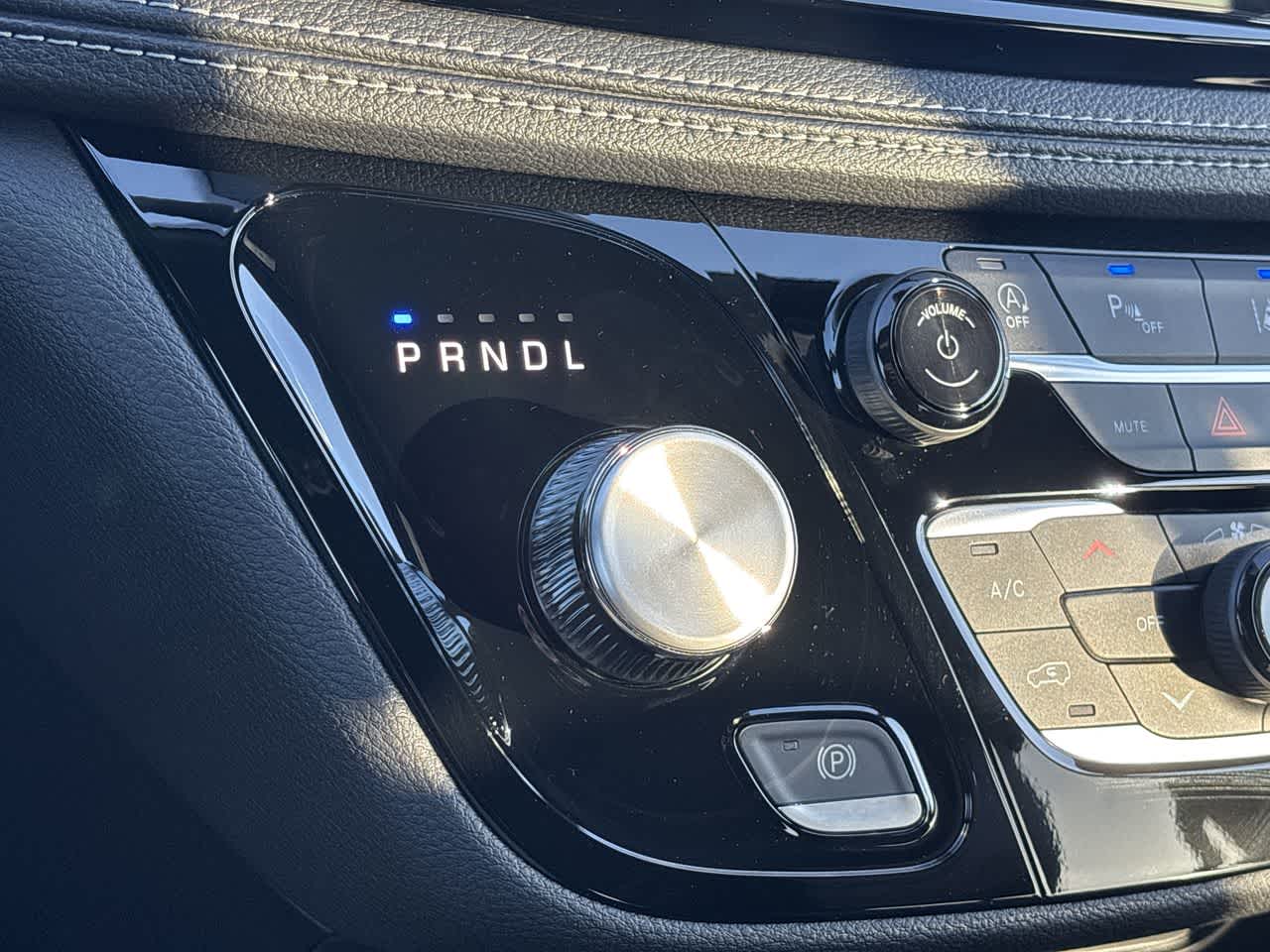 Thumbnail: 2026 Chrysler Pacifica - 18