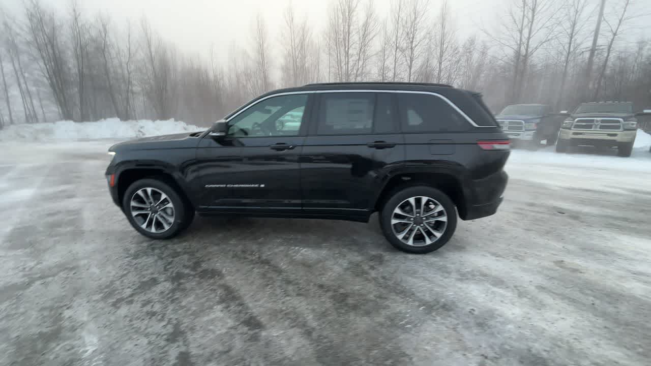 Thumbnail: 2025 Jeep Grand Cherokee - 9