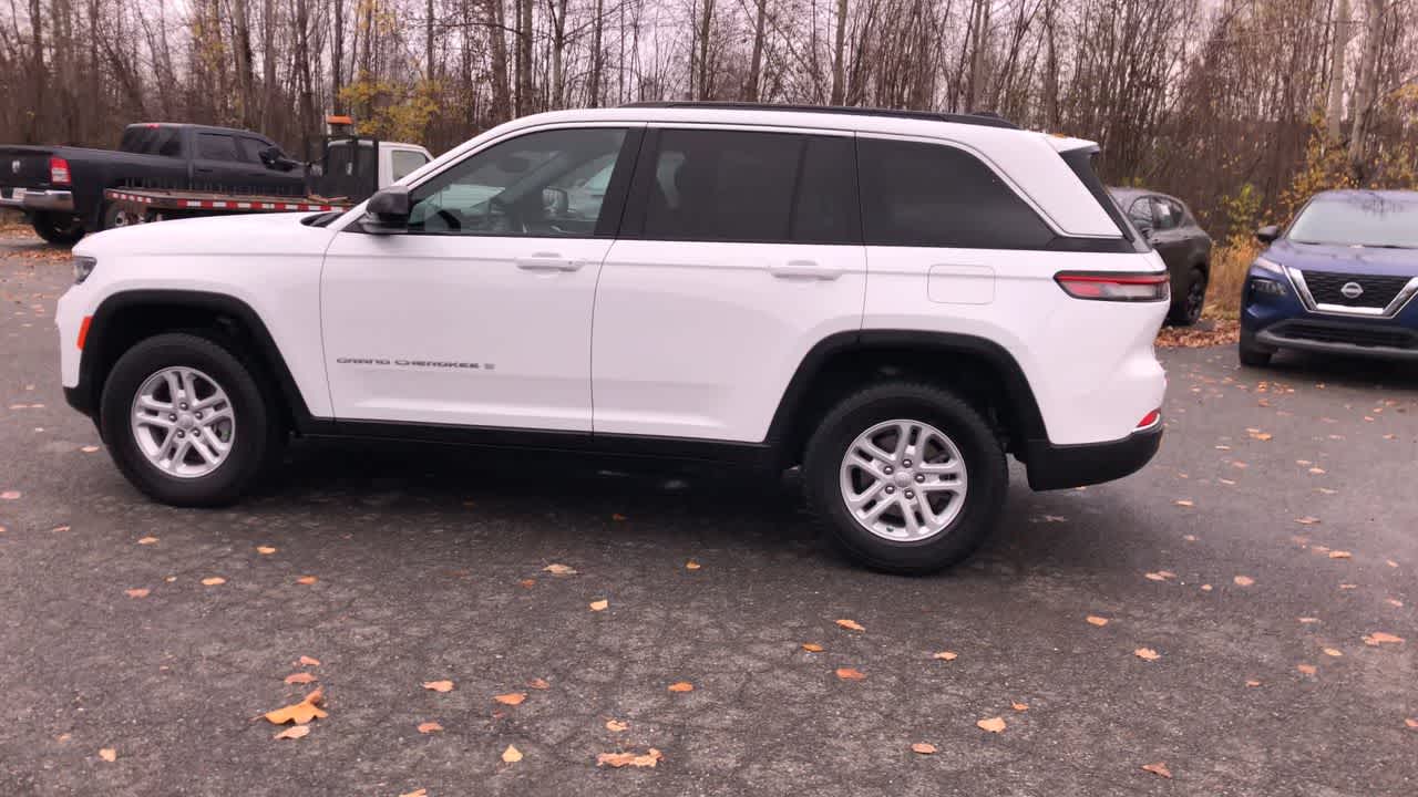 Thumbnail: 2024 Jeep Grand Cherokee - 8