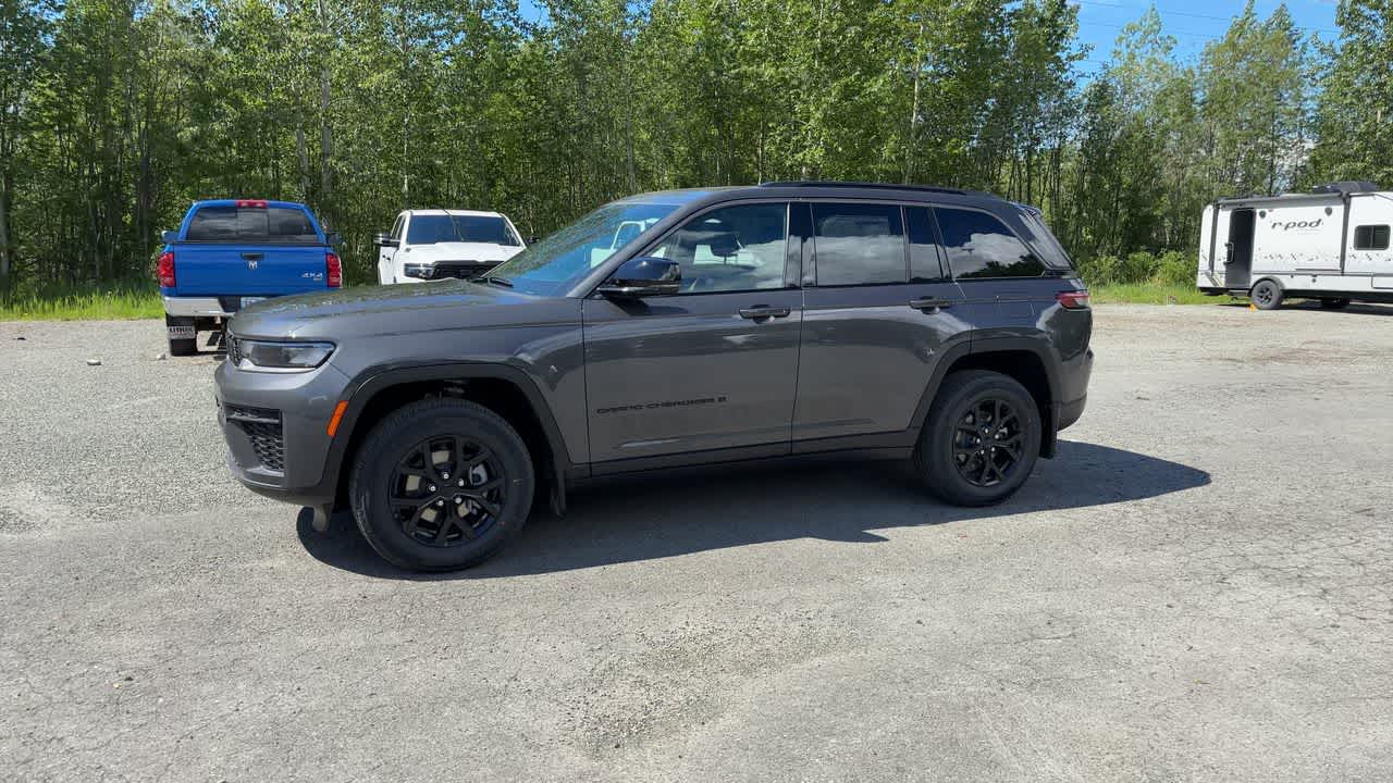 Thumbnail: 2026 Jeep Grand Cherokee - 7