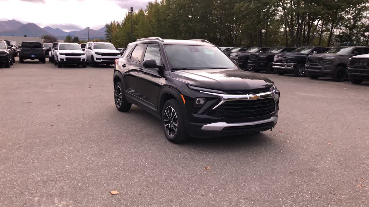 Thumbnail: 2025 Chevrolet TrailBlazer - 3