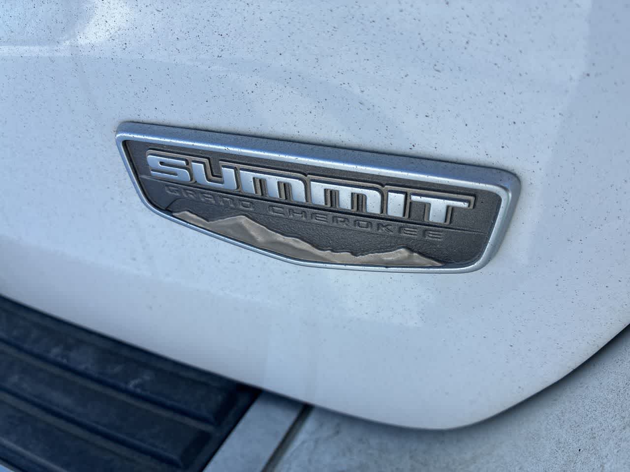 Thumbnail: 2017 Jeep Grand Cherokee - 11