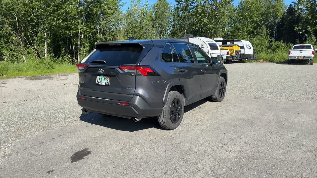 Thumbnail: 2022 Toyota RAV4 - 13