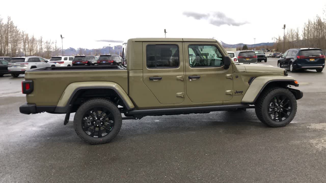 Thumbnail: 2025 Jeep Gladiator - 15