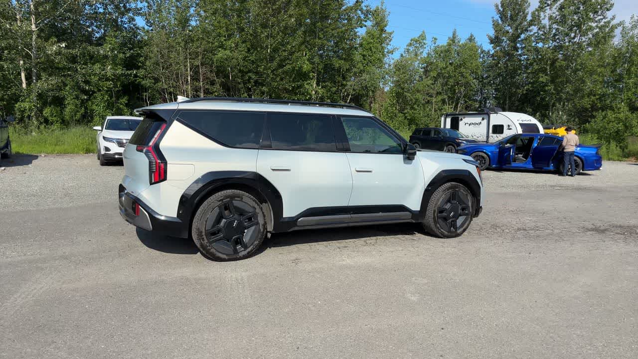 Thumbnail: 2024 Kia EV9 - 15
