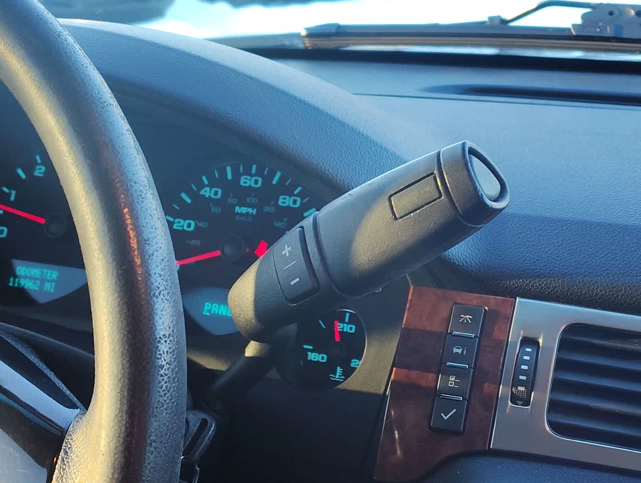 Thumbnail: 2014 Chevrolet Tahoe - 27