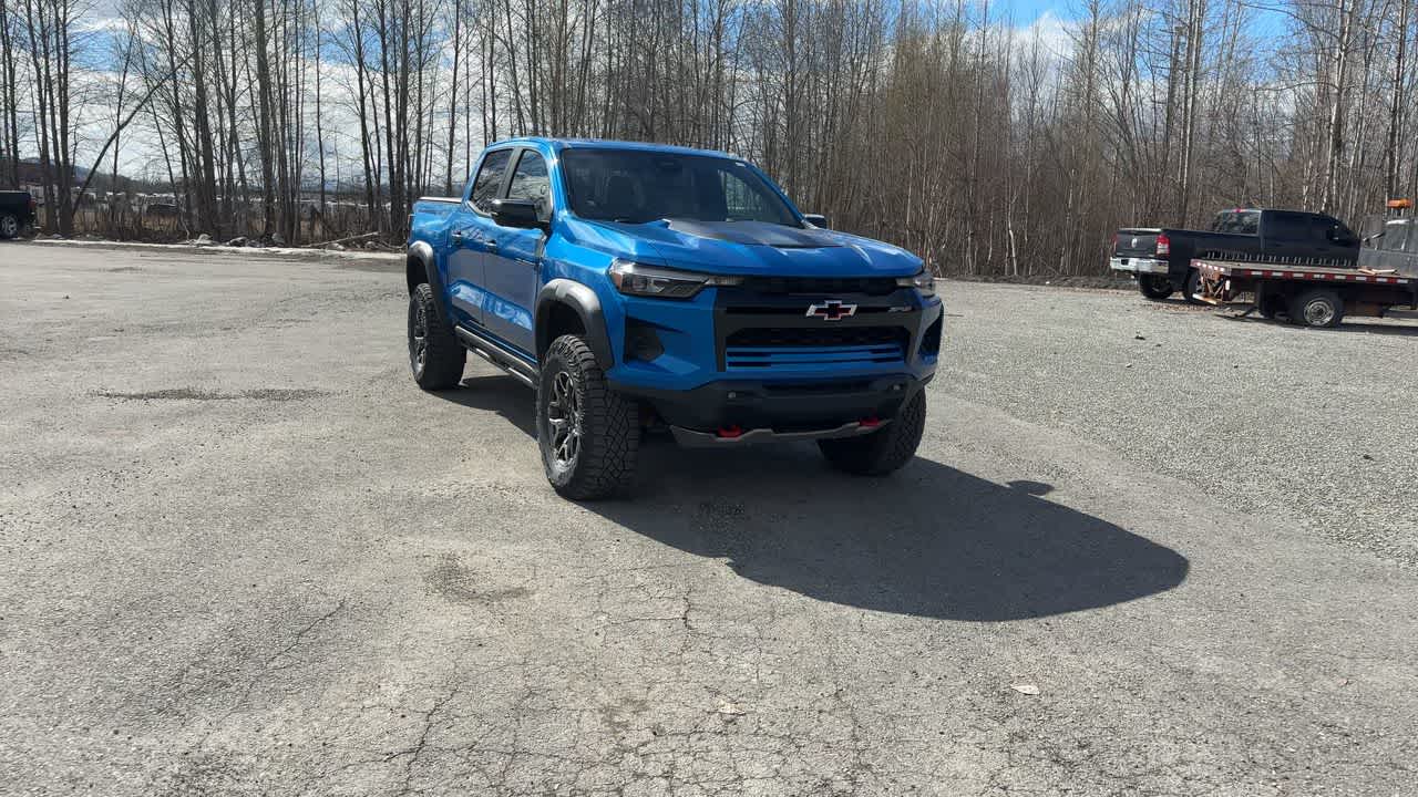 Thumbnail: 2024 Chevrolet Colorado - 3