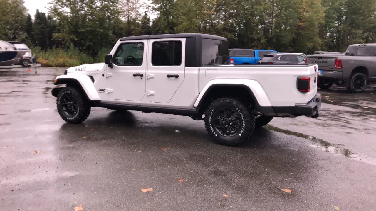 Thumbnail: 2025 Jeep Gladiator - 10