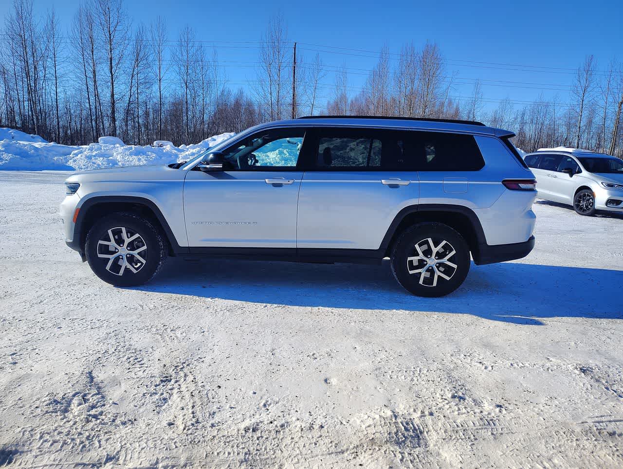 Thumbnail: 2024 Jeep Grand Cherokee L - 5