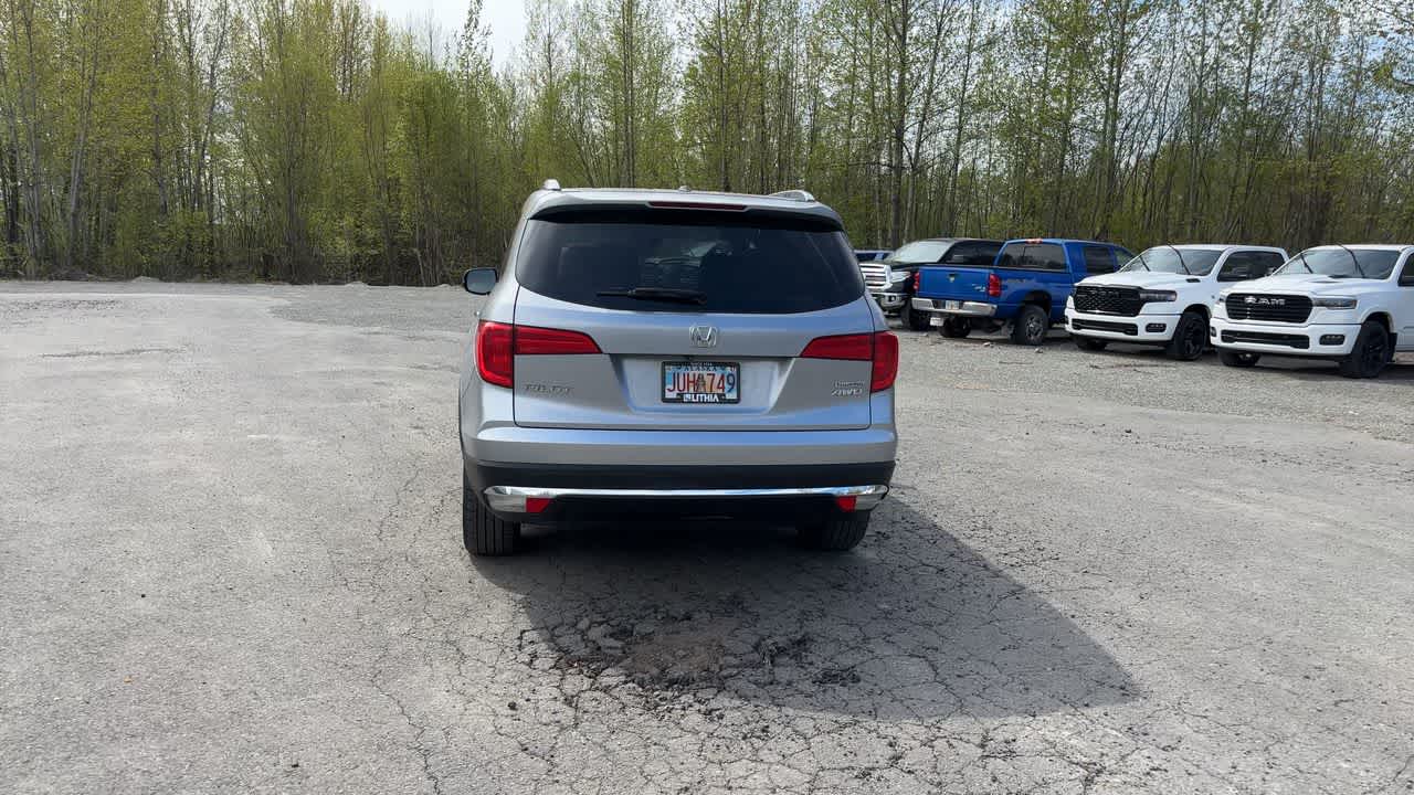 Thumbnail: 2018 Honda Pilot - 12