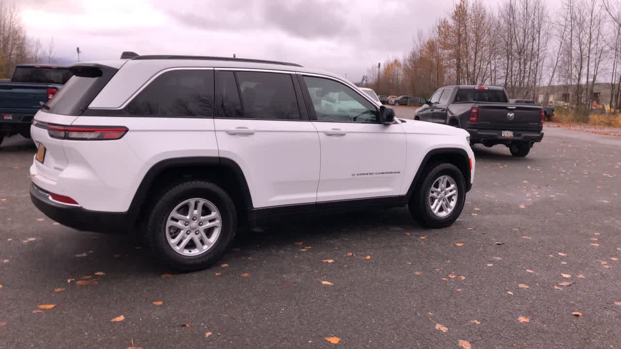 Thumbnail: 2024 Jeep Grand Cherokee - 14