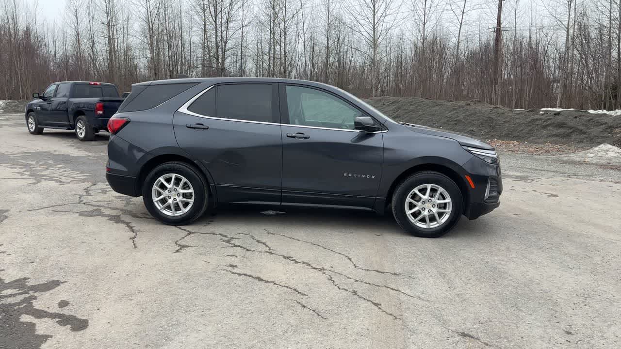 Thumbnail: 2022 Chevrolet Equinox - 16