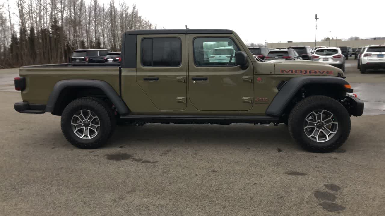 Thumbnail: 2025 Jeep Gladiator - 16