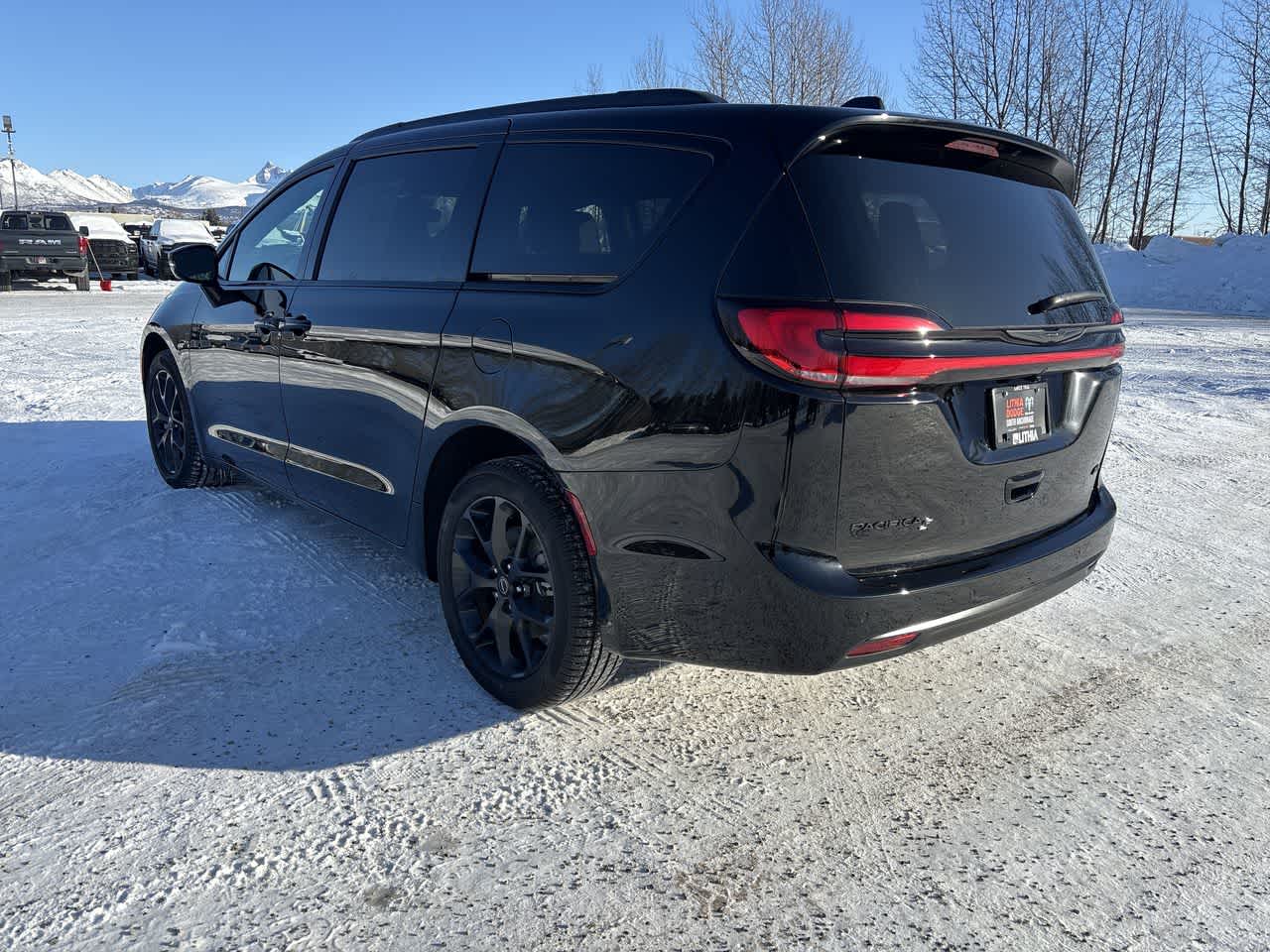 Thumbnail: 2026 Chrysler Pacifica - 6