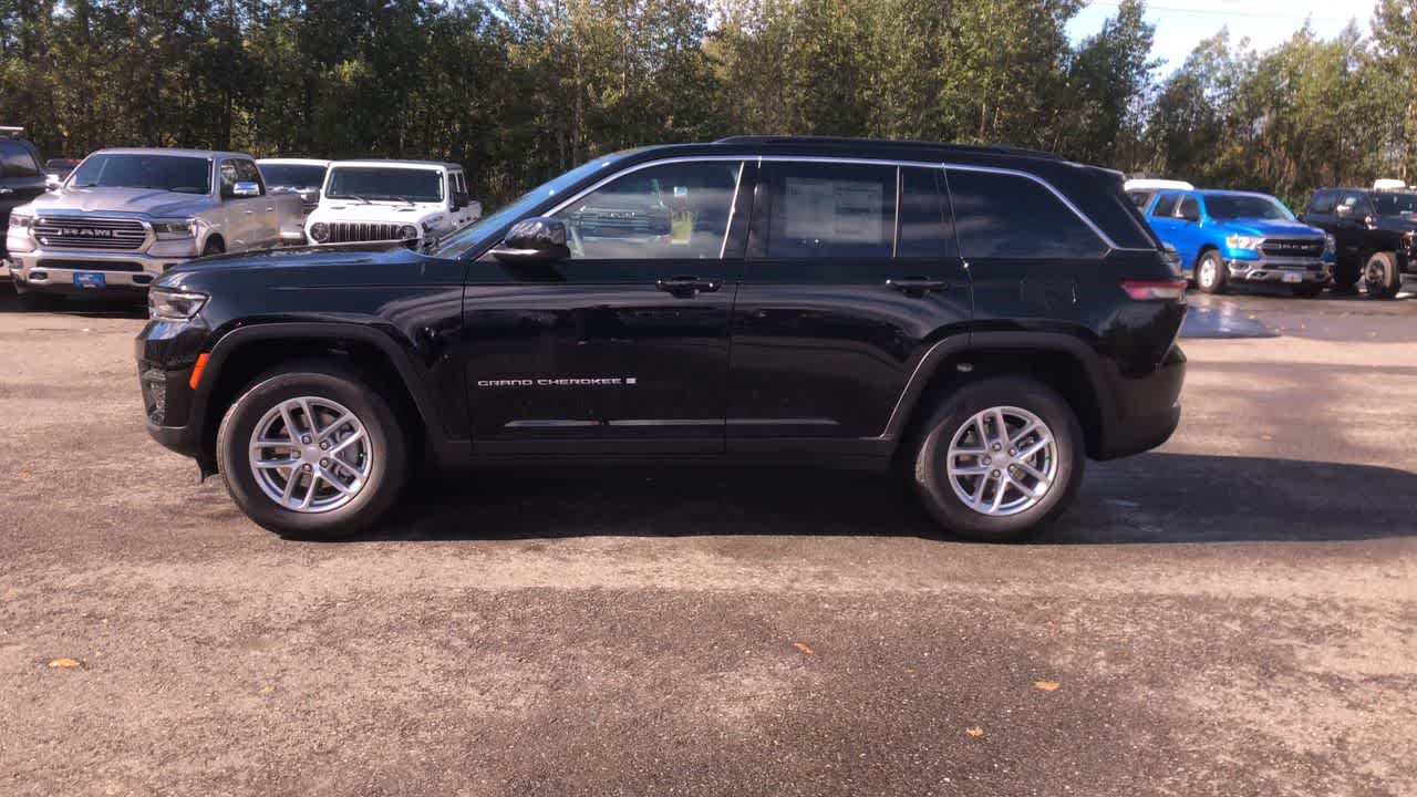 Thumbnail: 2025 Jeep Grand Cherokee - 8