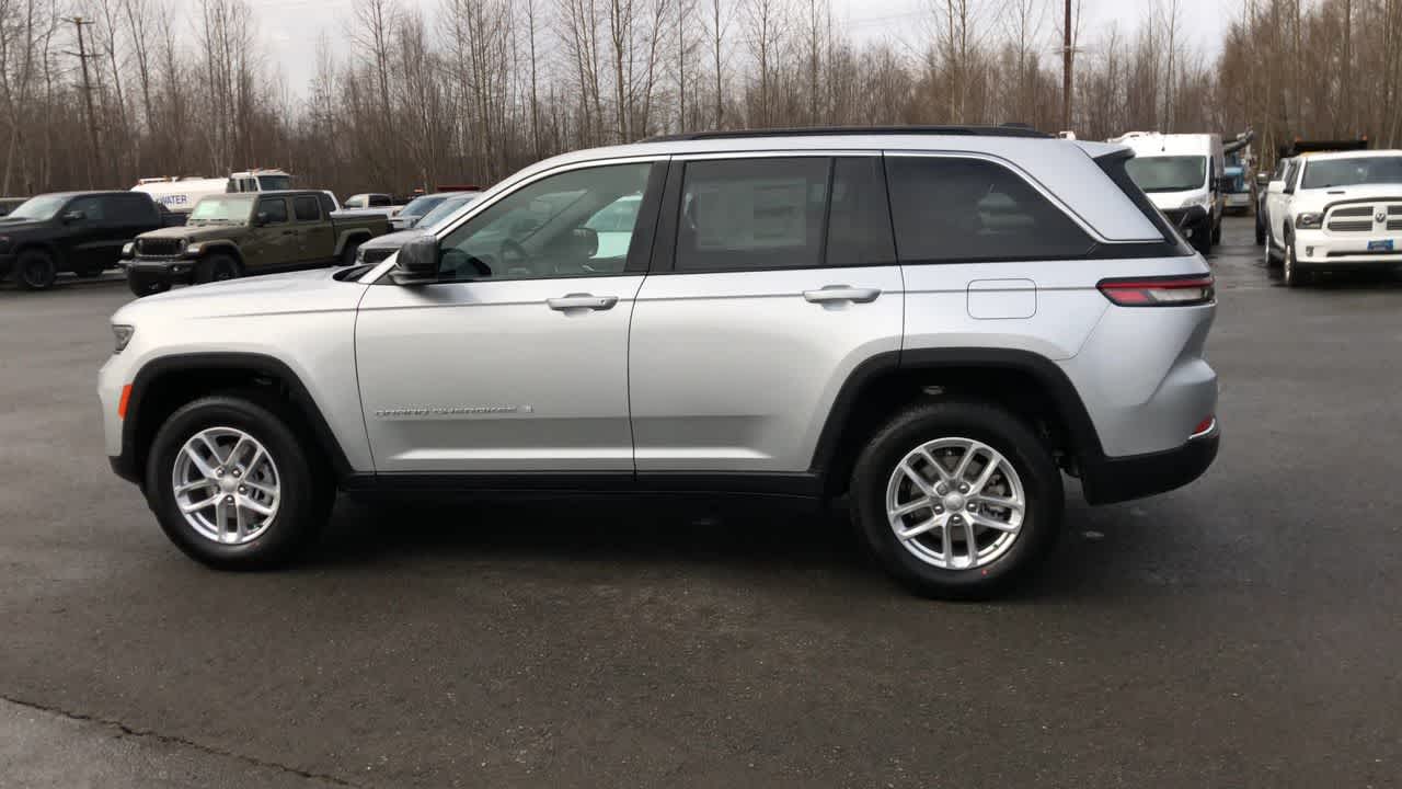 Thumbnail: 2025 Jeep Grand Cherokee - 8