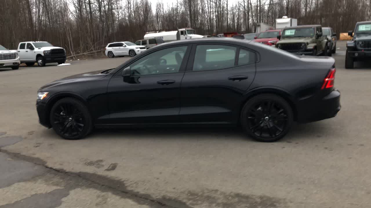 Thumbnail: 2024 Volvo S60 - 8