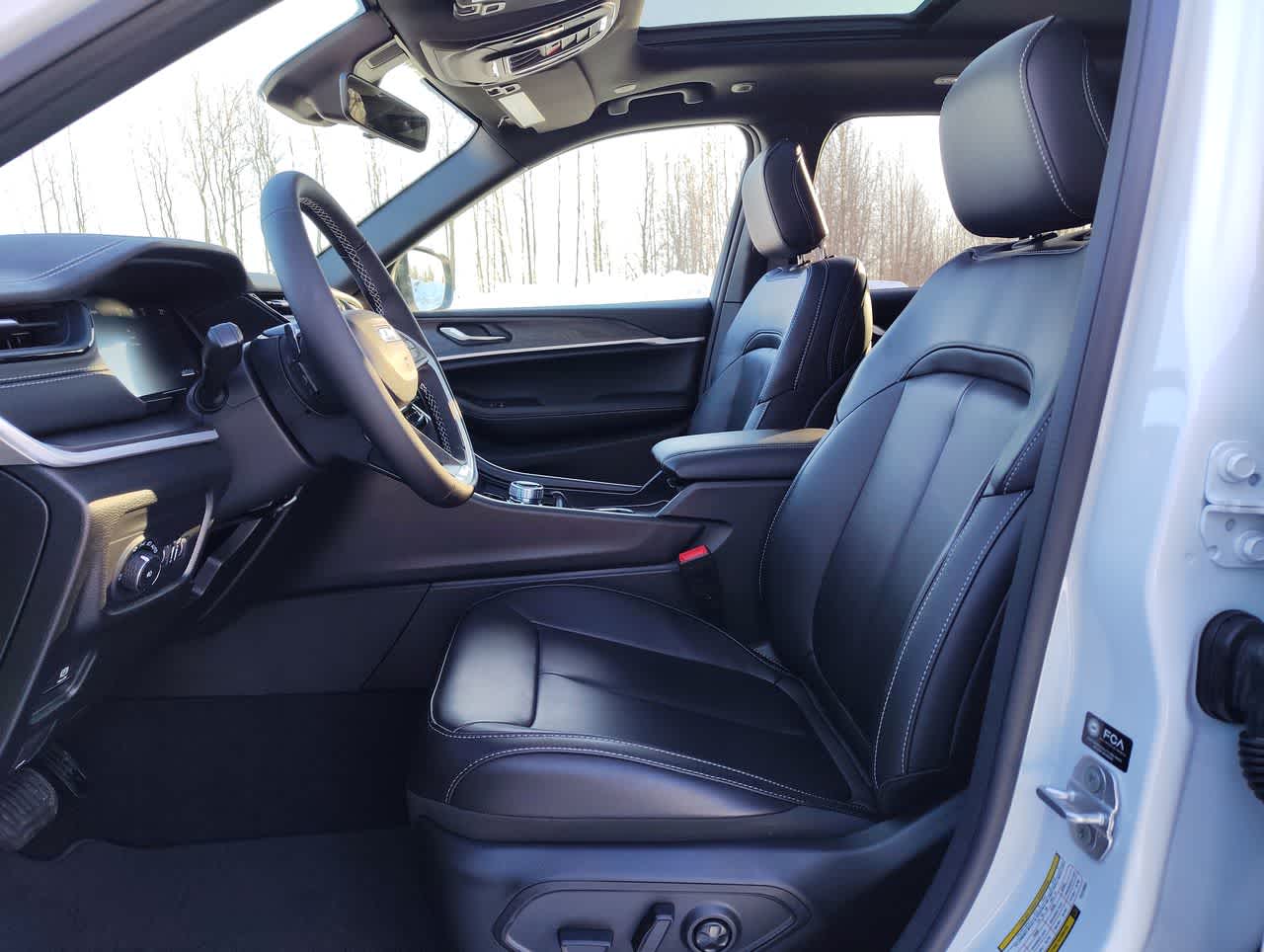 Thumbnail: 2026 Jeep Grand Cherokee - 15