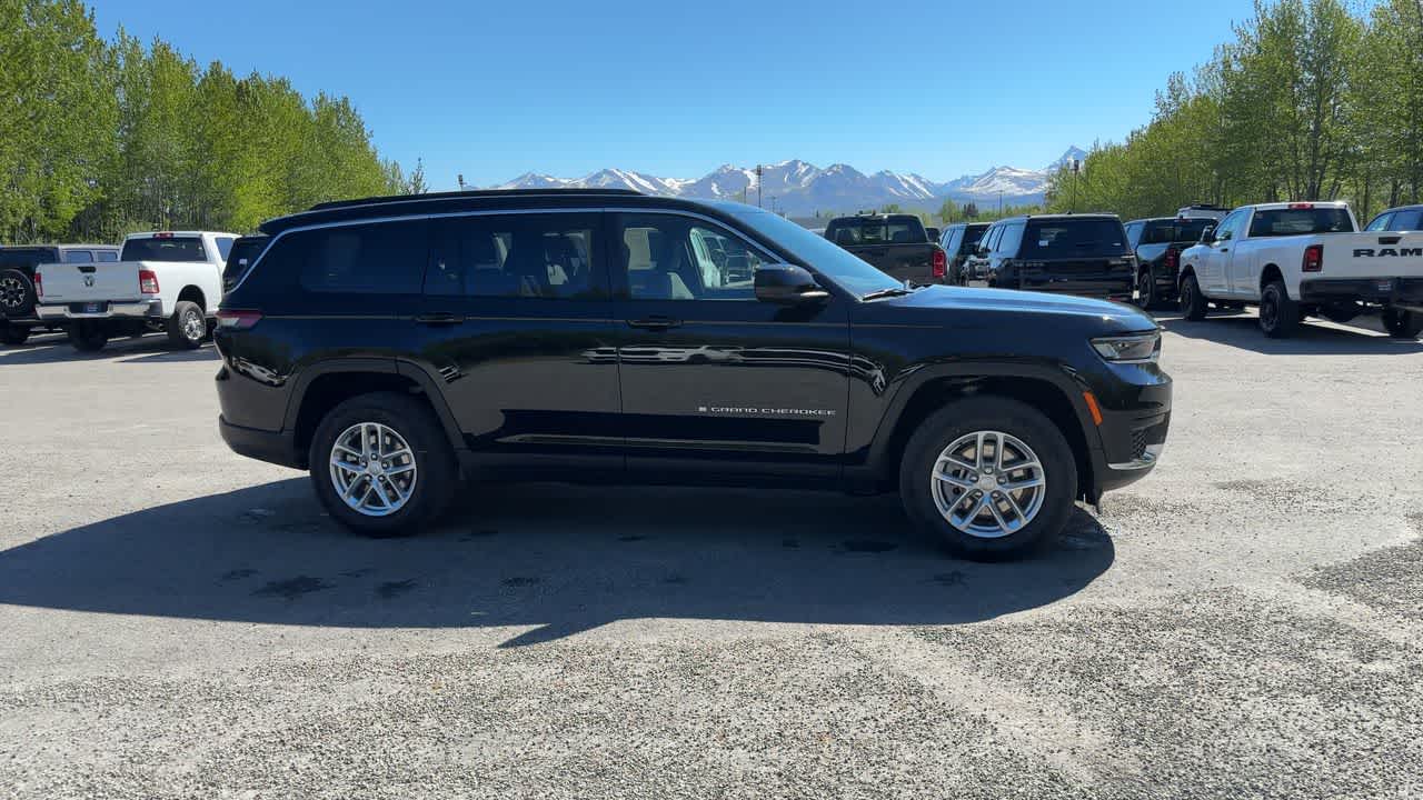 Thumbnail: 2026 Jeep Grand Cherokee - 17