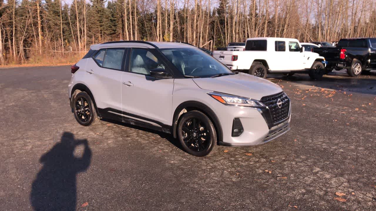 Thumbnail: 2023 Nissan Kicks - 2