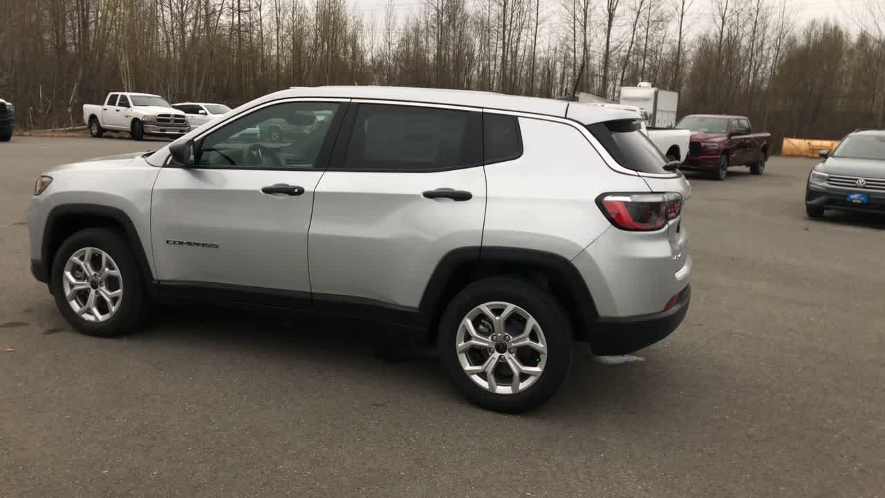 Thumbnail: 2025 Jeep Compass - 9