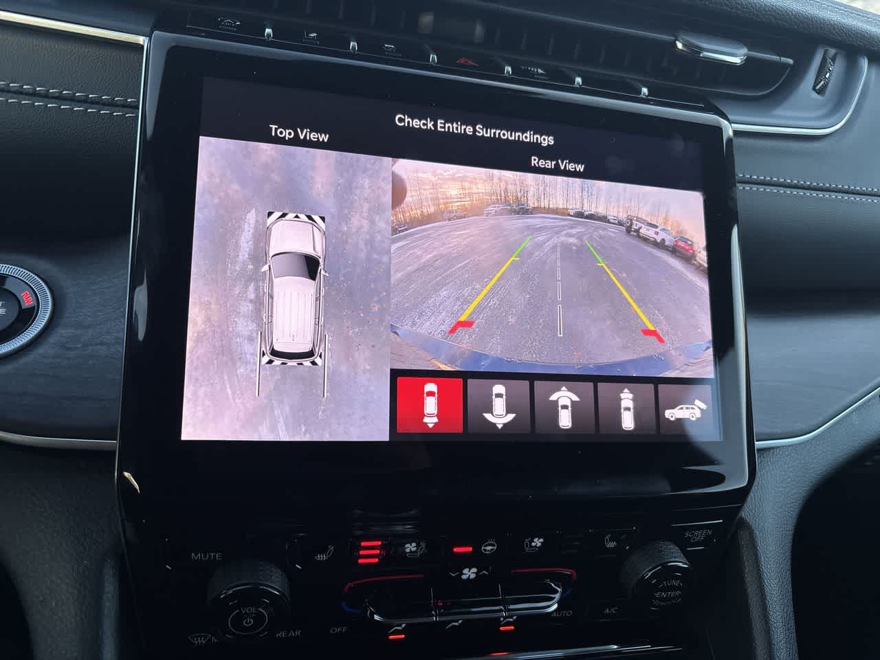 Thumbnail: 2025 Jeep Grand Cherokee - 27