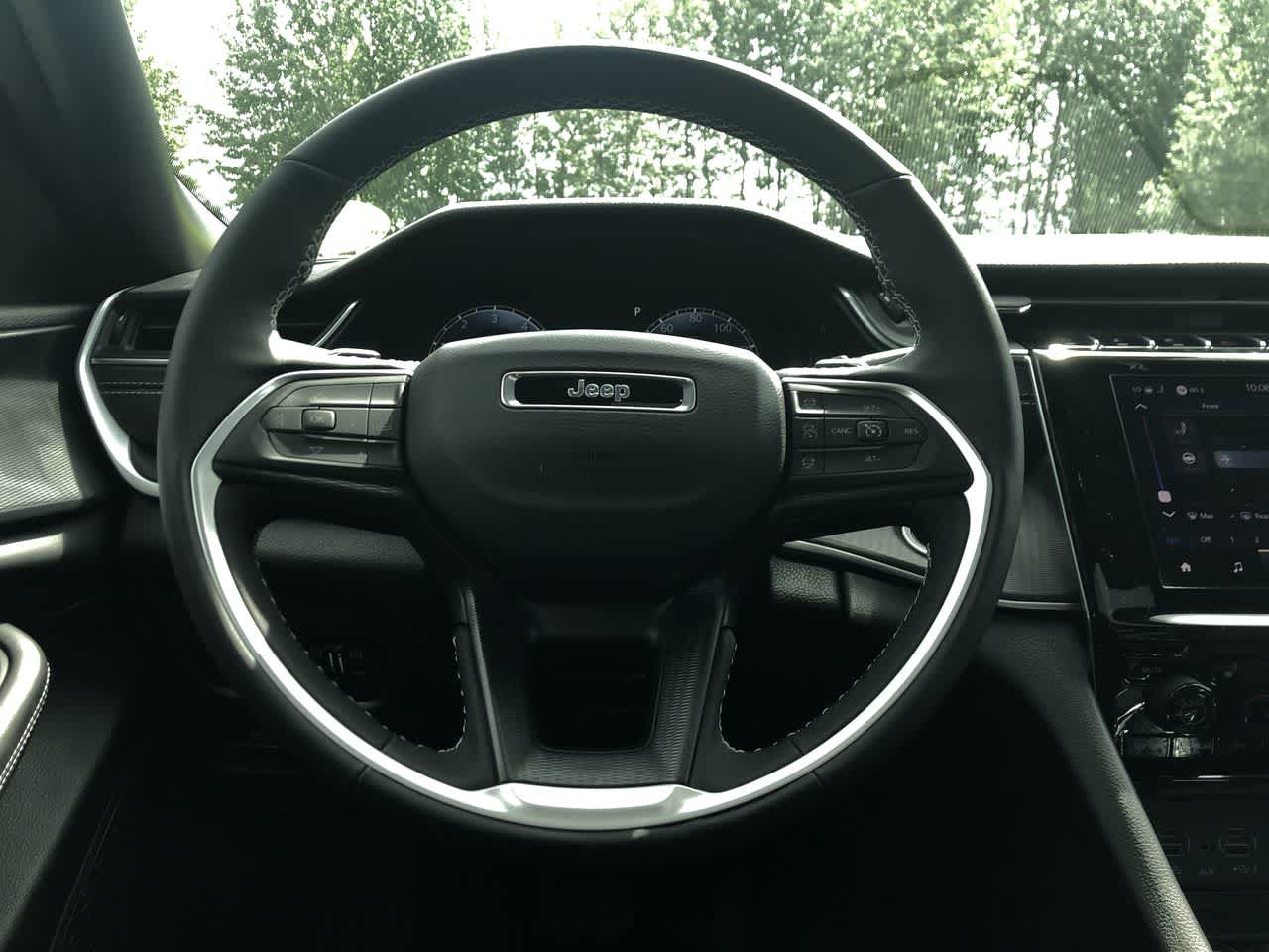 Thumbnail: 2025 Jeep Grand Cherokee - 25