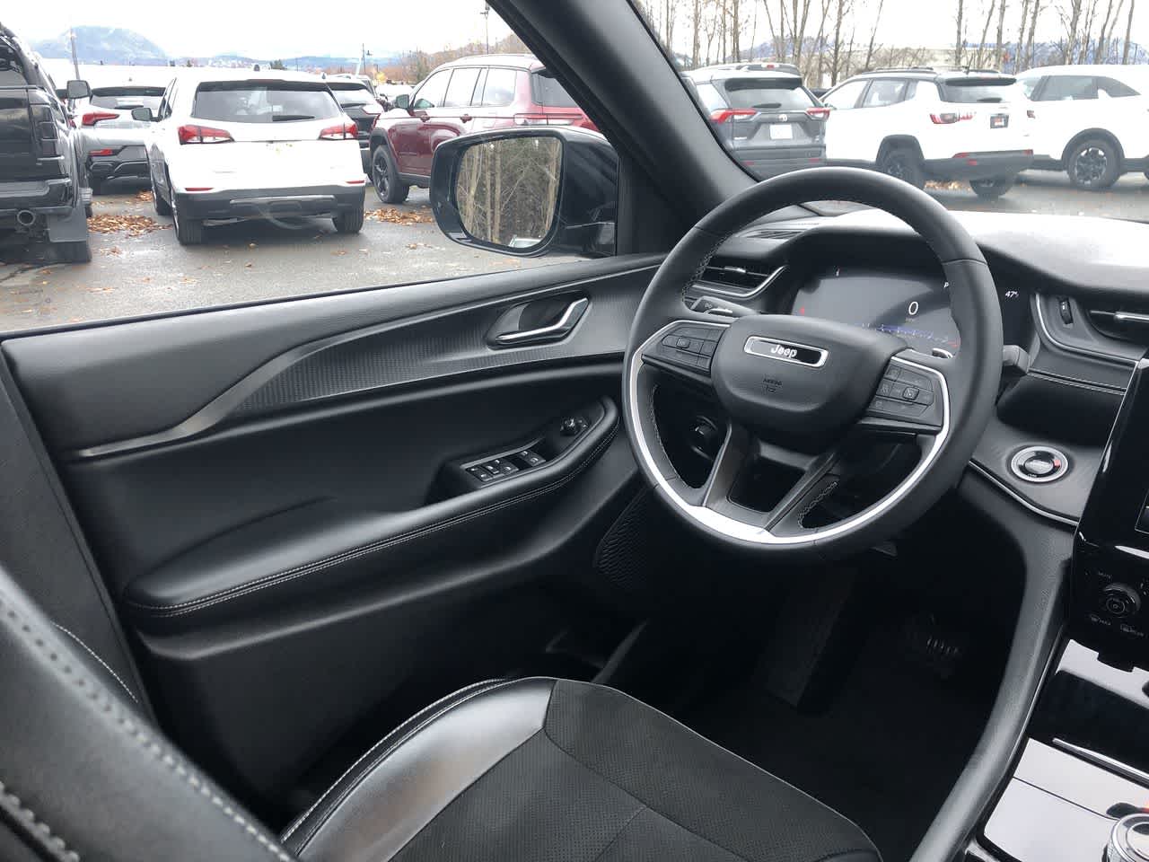 Thumbnail: 2024 Jeep Grand Cherokee L - 25