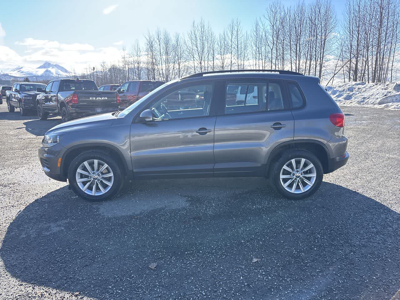 Thumbnail: 2018 Volkswagen Tiguan - 5