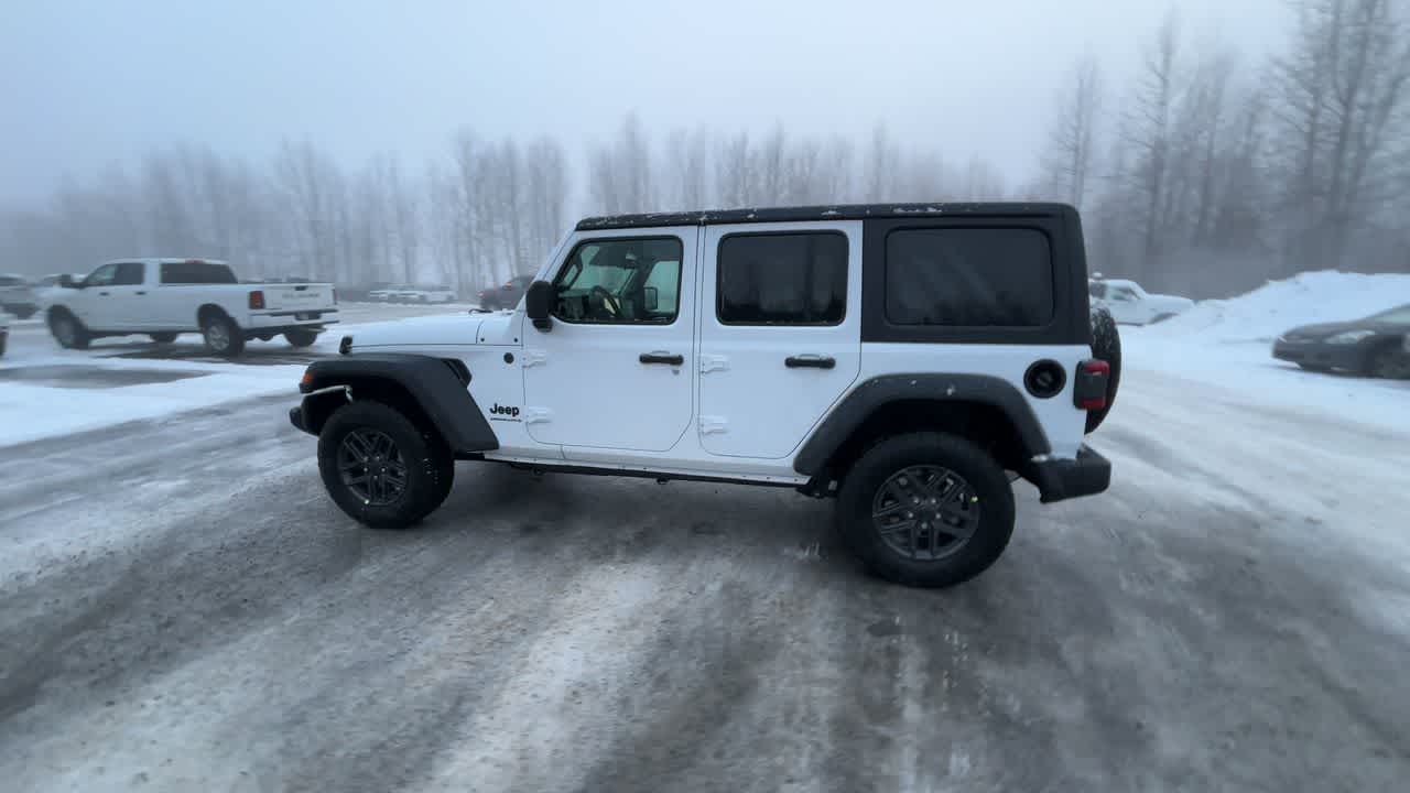 Thumbnail: 2026 Jeep Wrangler - 9