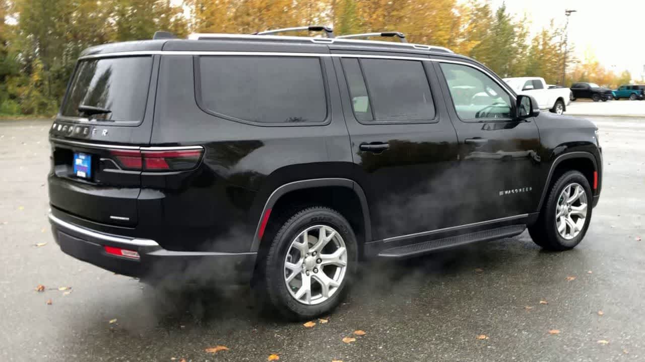 Thumbnail: 2022 Jeep Wagoneer - 14