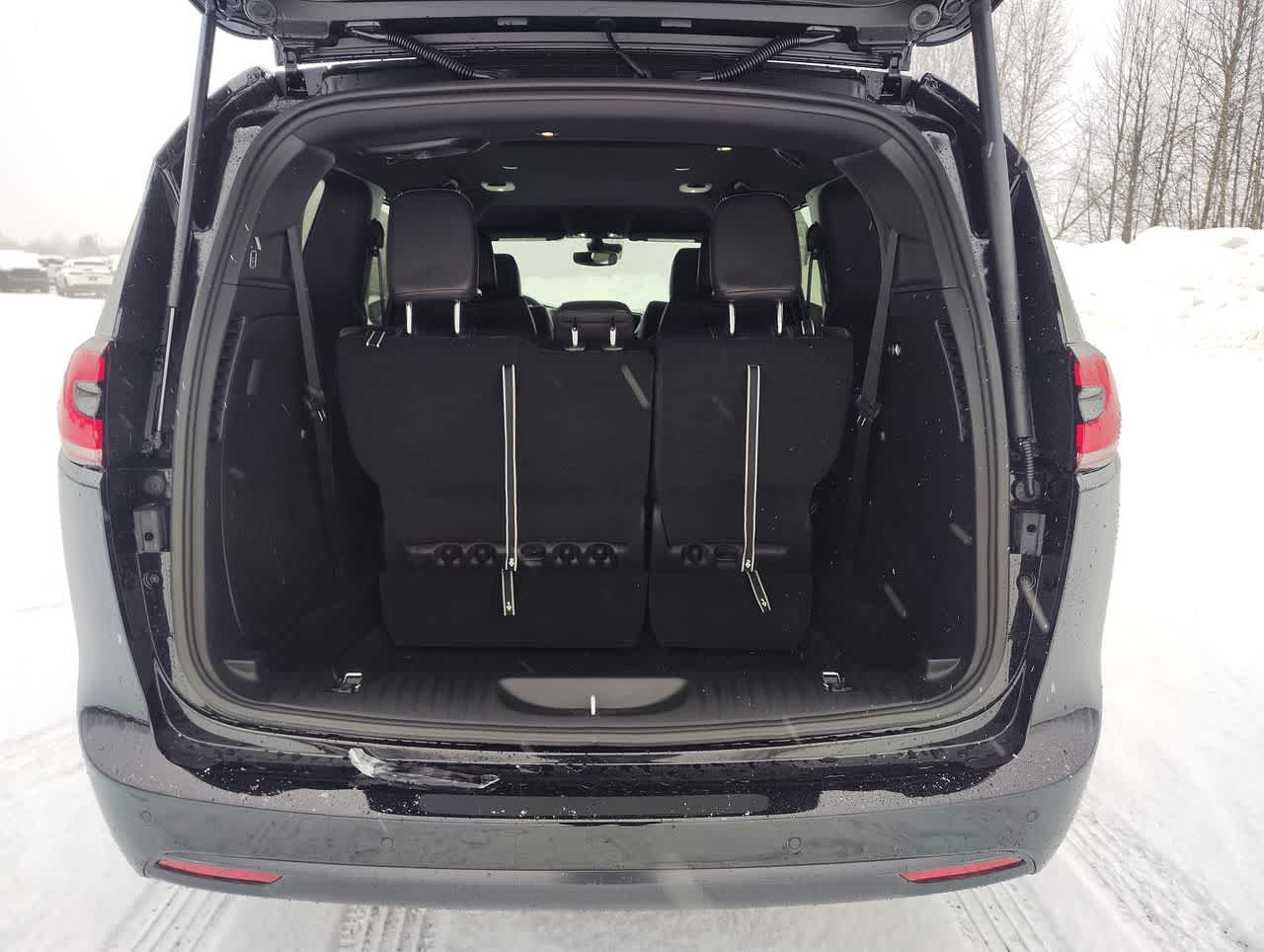 Thumbnail: 2026 Chrysler Pacifica - 12