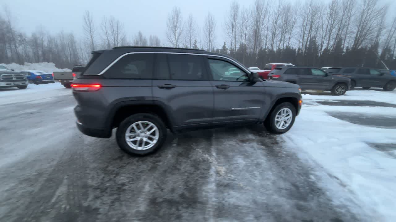 Thumbnail: 2024 Jeep Grand Cherokee - 15