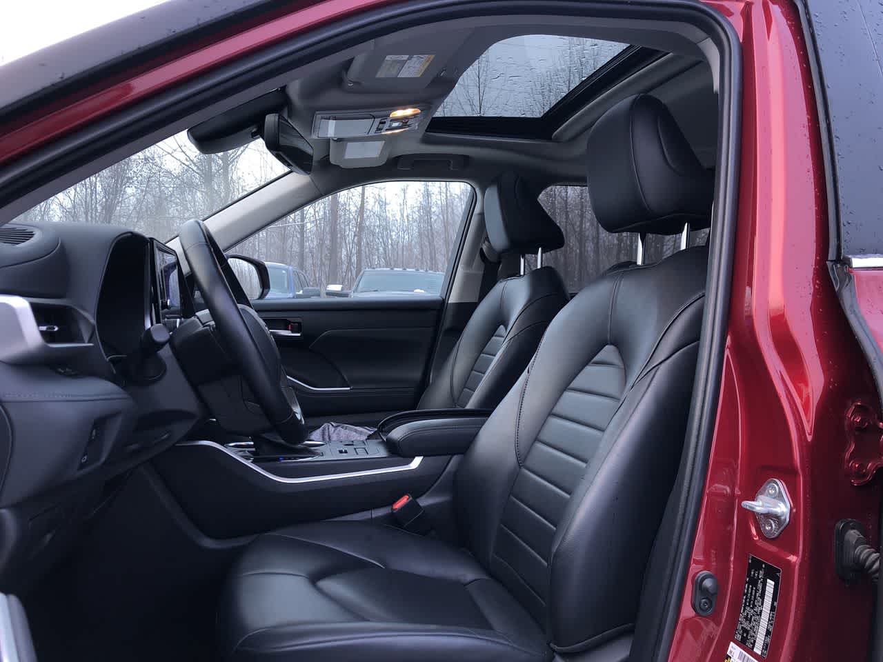 Thumbnail: 2023 Toyota Highlander - 23