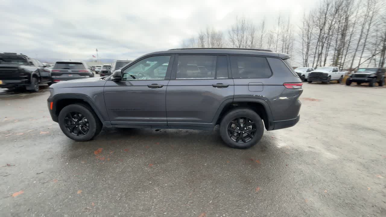 Thumbnail: 2024 Jeep Grand Cherokee L - 9