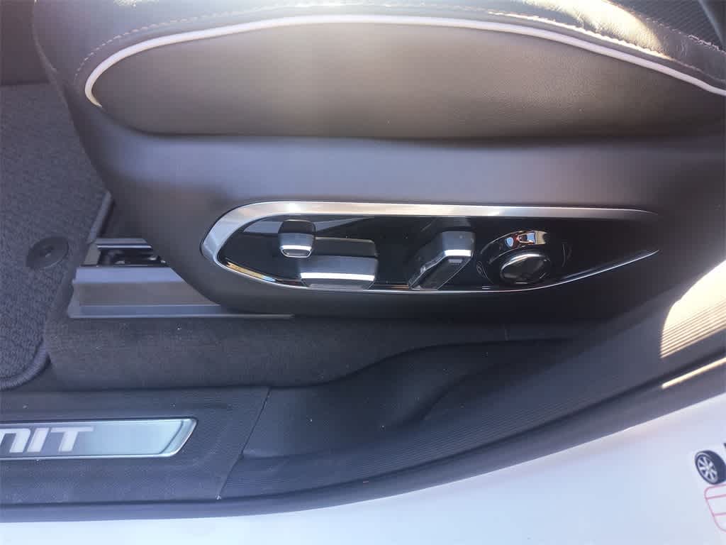 Thumbnail: 2025 Jeep Grand Cherokee - 12