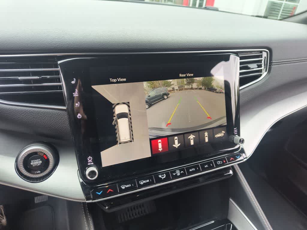 Thumbnail: 2026 Jeep Grand Wagoneer - 17