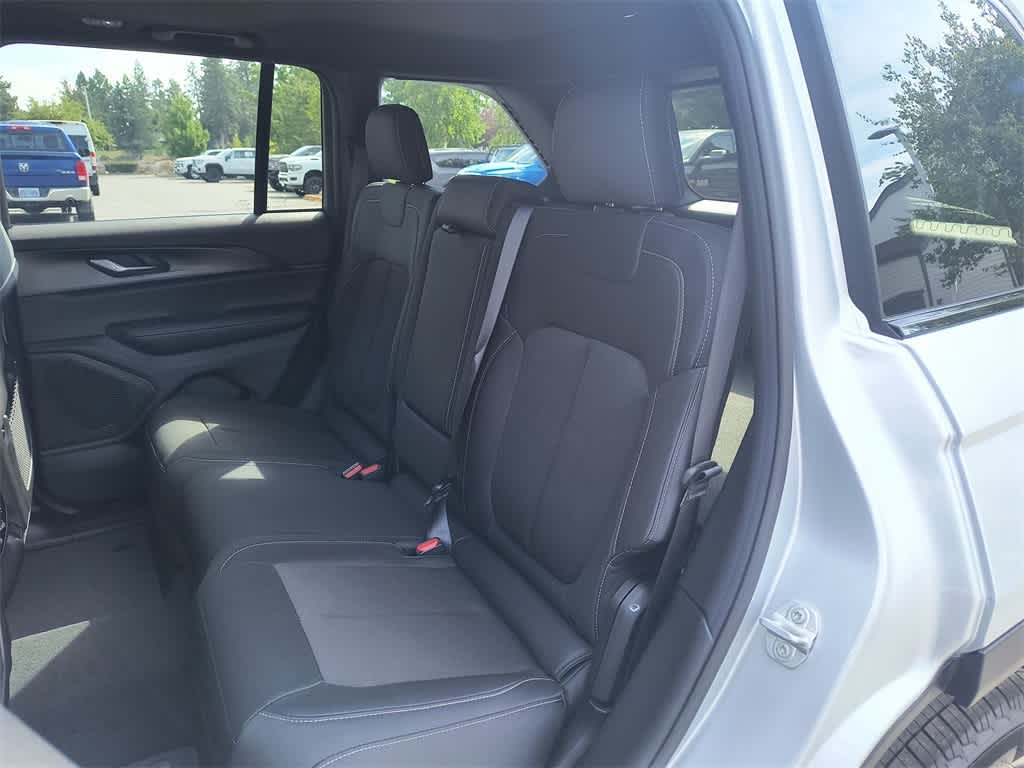 Thumbnail: 2025 Jeep Grand Cherokee - 22