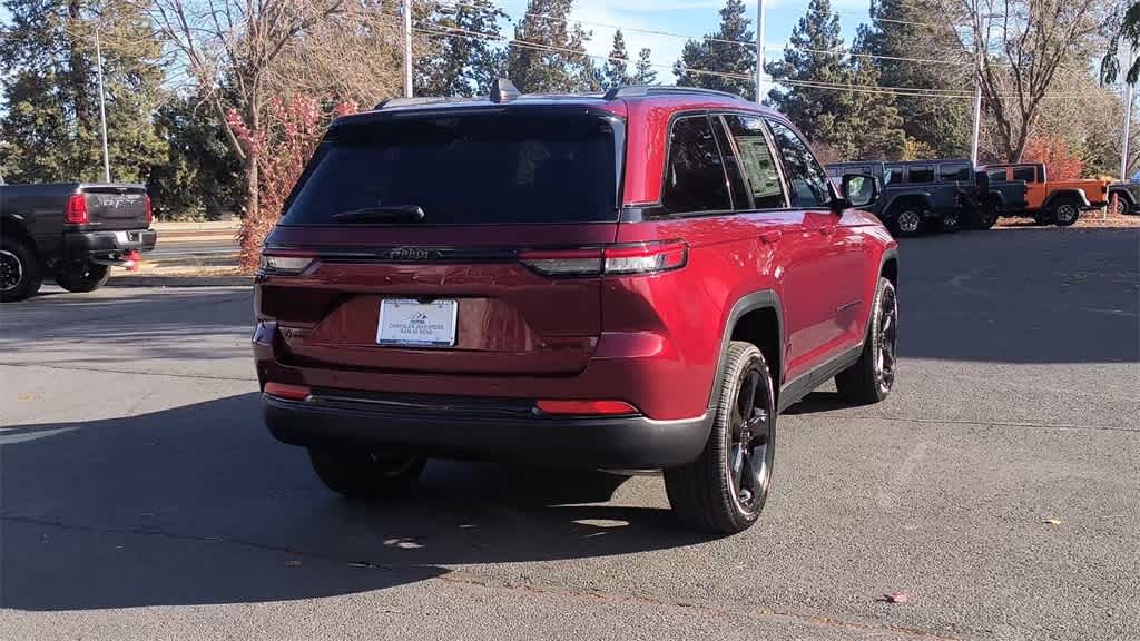 Thumbnail: 2025 Jeep Grand Cherokee - 8