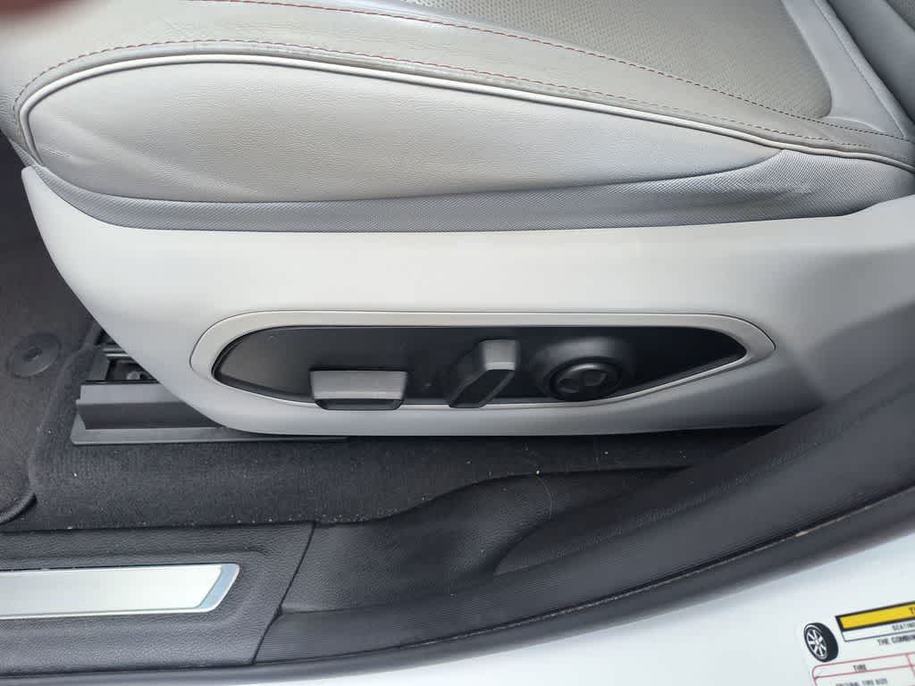 Thumbnail: 2023 Jeep Grand Cherokee - 12