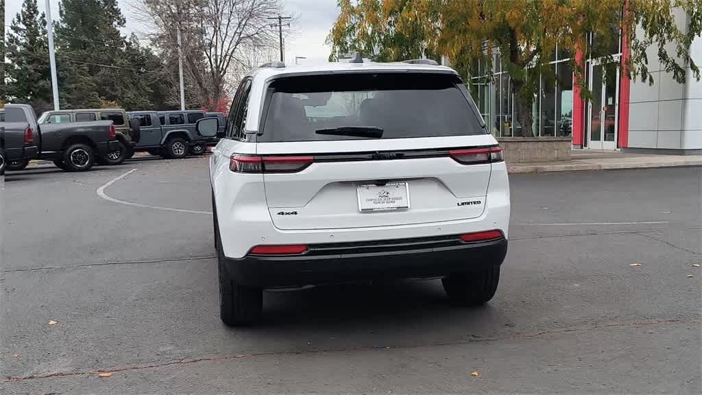 Thumbnail: 2025 Jeep Grand Cherokee - 7