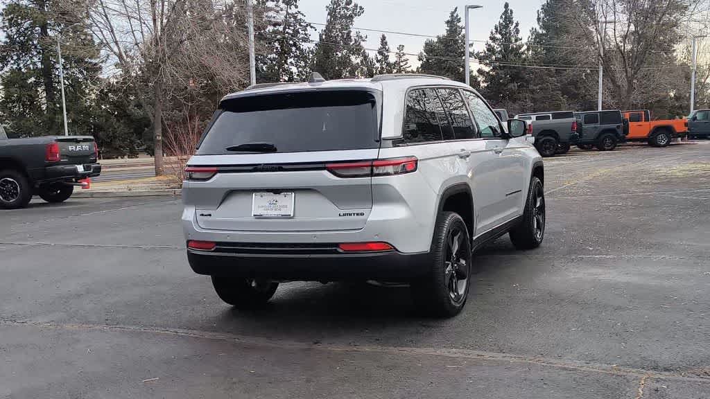 Thumbnail: 2025 Jeep Grand Cherokee - 8