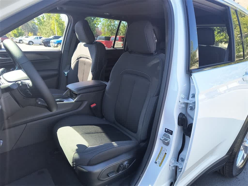 Thumbnail: 2025 Jeep Grand Cherokee - 11