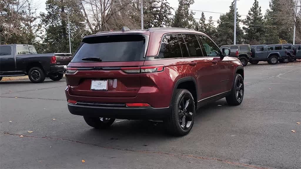 Thumbnail: 2025 Jeep Grand Cherokee - 8