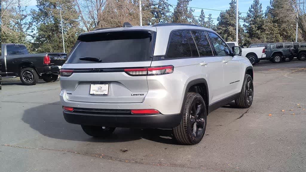 Thumbnail: 2025 Jeep Grand Cherokee - 8